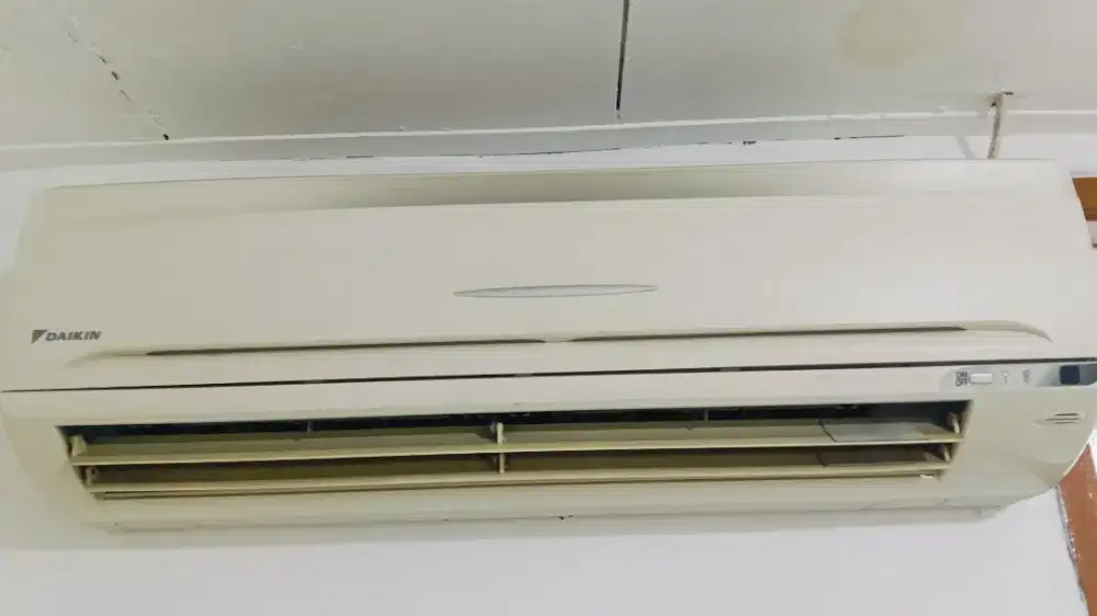 Ac daikin 1/2 atau 3/4 pk