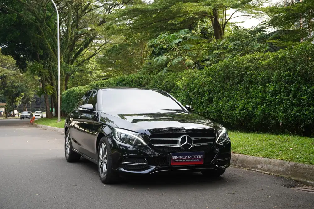[Low KM Record] MERCEDES-BENZ C200 W205 AVANGARDE TAHUN 2014