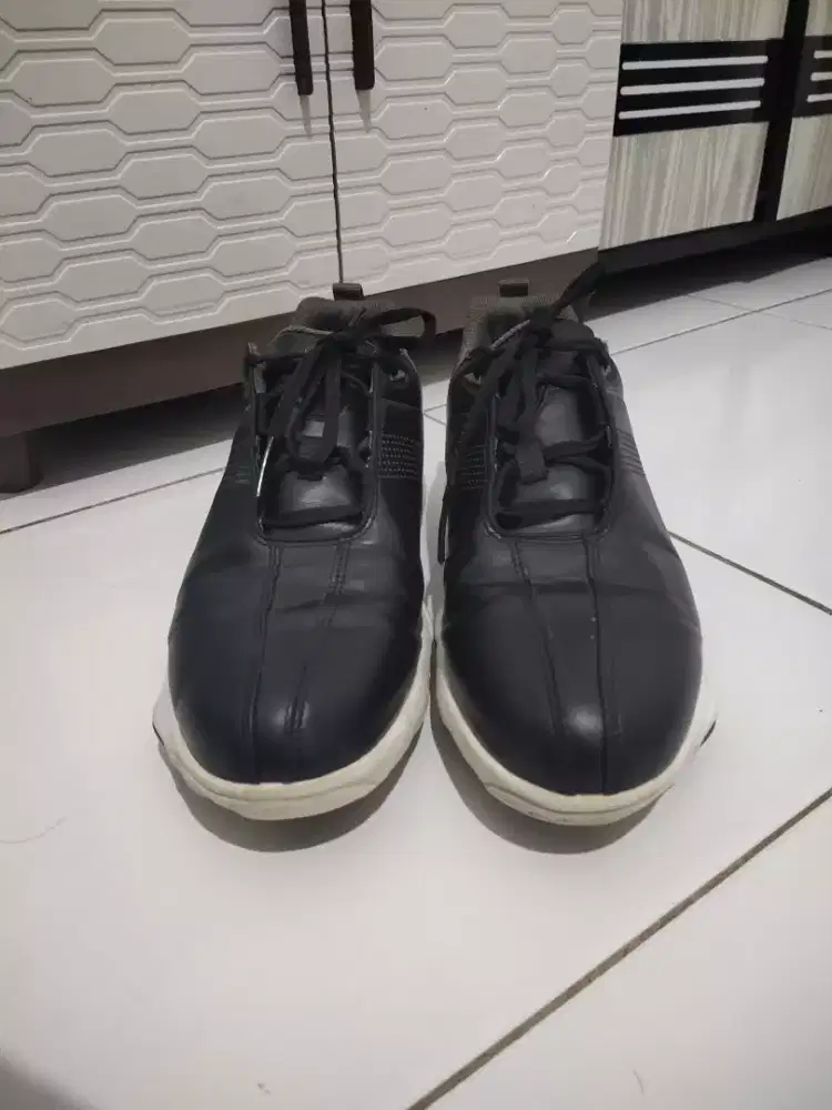 Sepatu golf footjoy