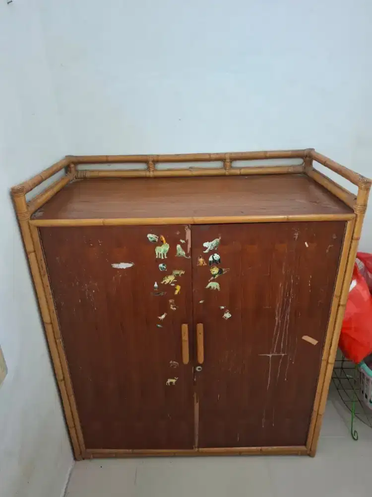 Dijual lemari rotan 2 pintu