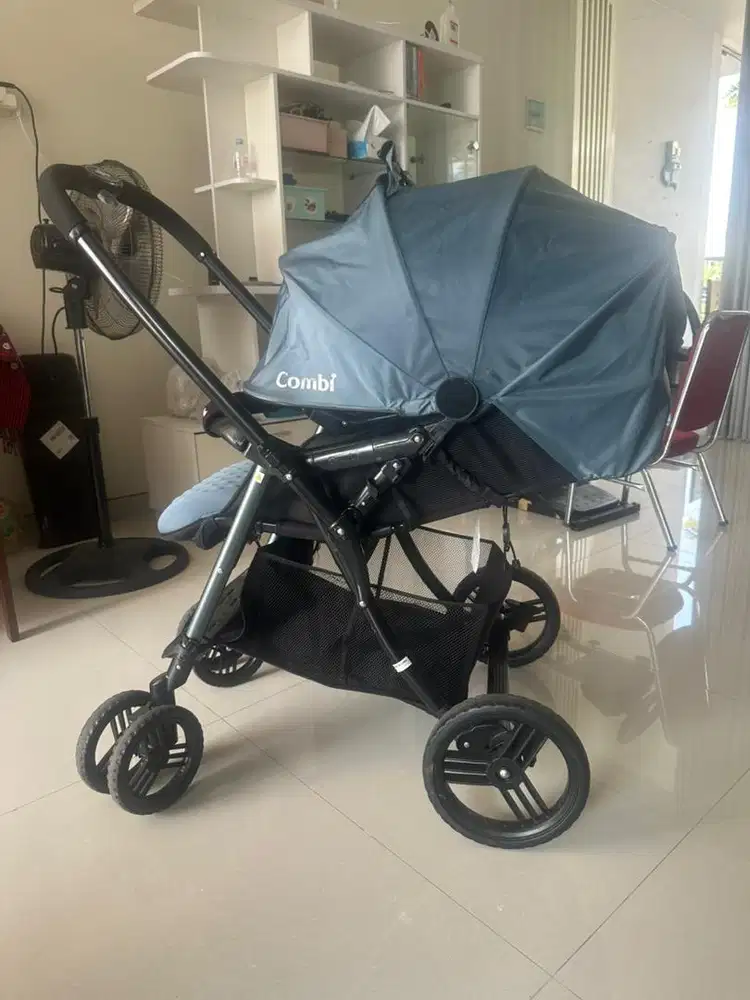 Stroller Combi Mega Ride (merk Jepang)