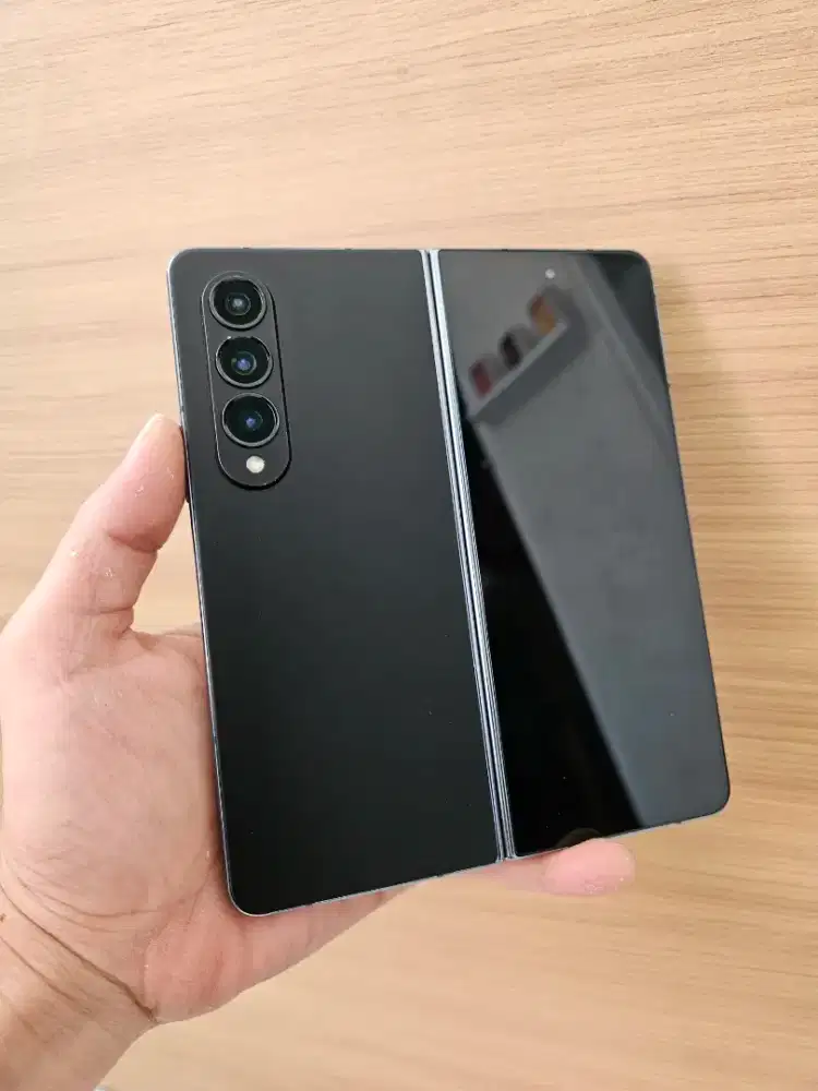 JUAL MURAH CEPAT SAMSUNG Z FOLD 4 512GB BLACK EX.SEIN (-cek gambar)