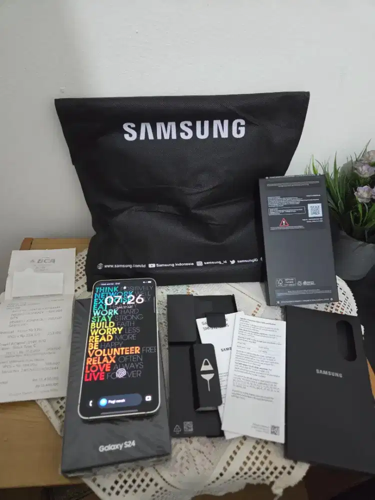 Samsung s24 512gb Fullset masih kaya baru ex SEIN siapa cepat aja ya