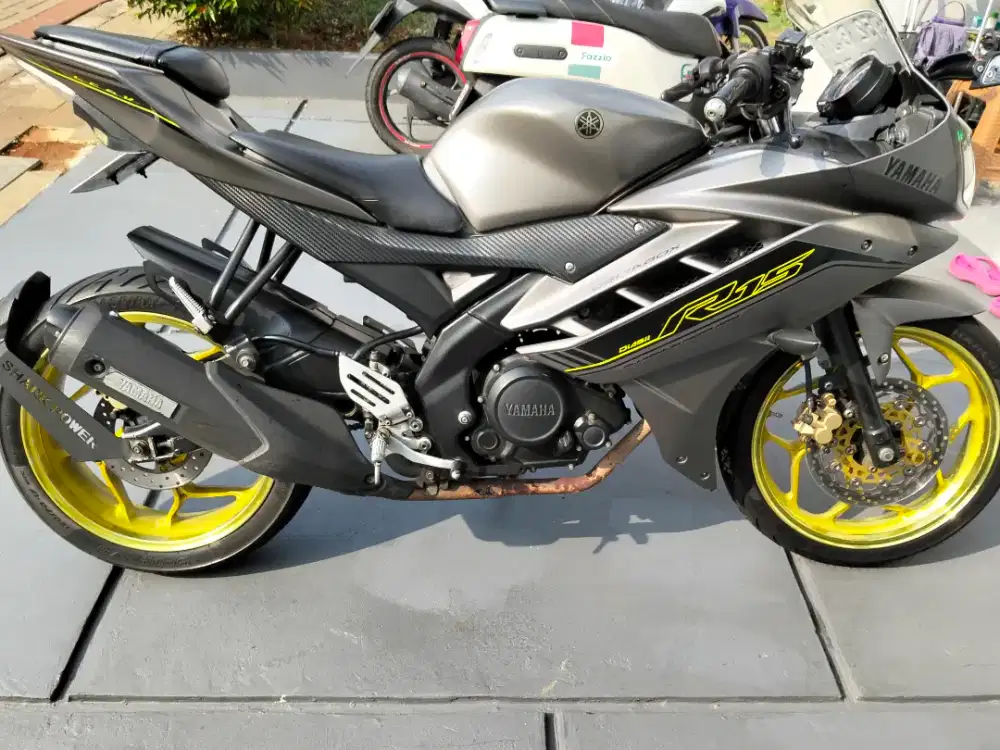 Dijual R15 Tahun 2016 Abu-Abu