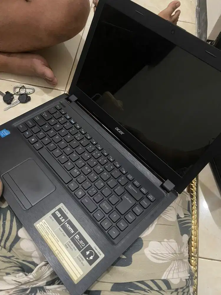 Acer One 14 Z1401 | Charger + Tas + Mouse |