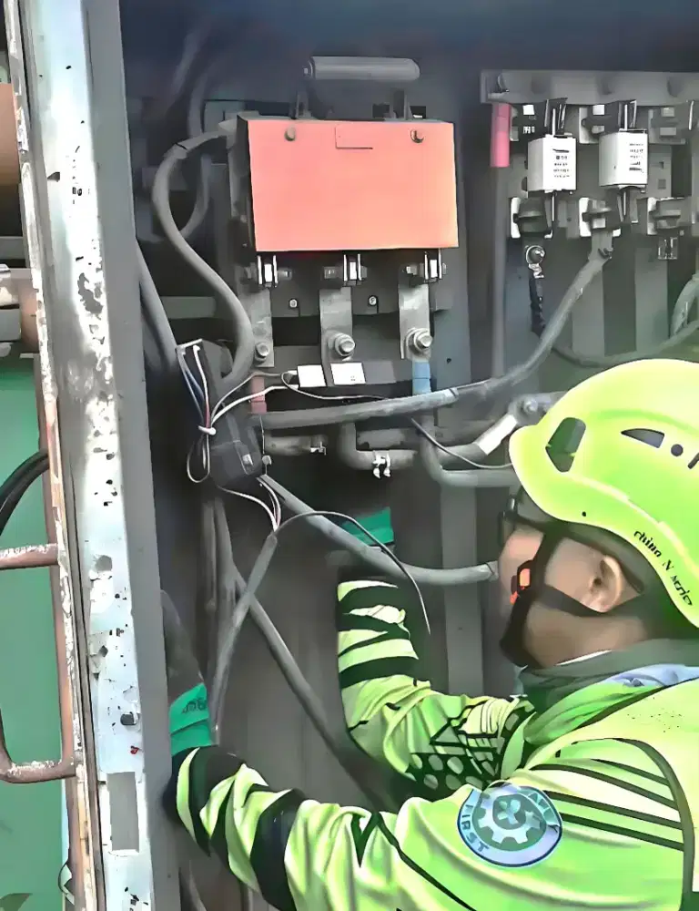 Layanan Jasa Teknisi Tukang Instalasi Panel Listrik Bergaransi