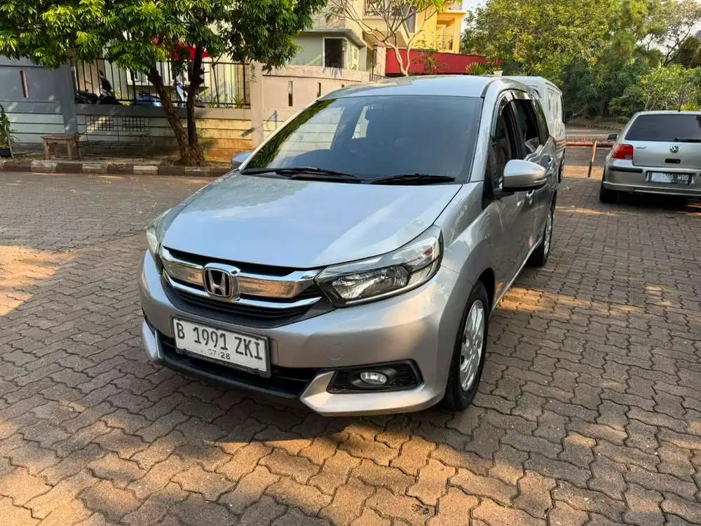 CASH - Honda Mobilio E CVT 2017  - Pajak 07/2027