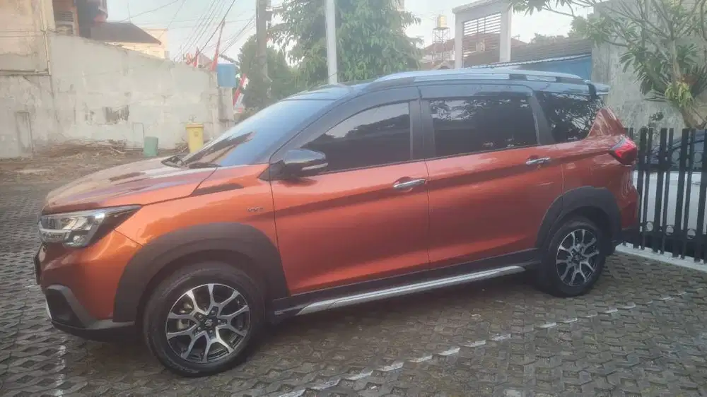 Suzuki XL7 Alpha MT 2023 – Orange (Tangan Pertama, Pajak 04/2027)