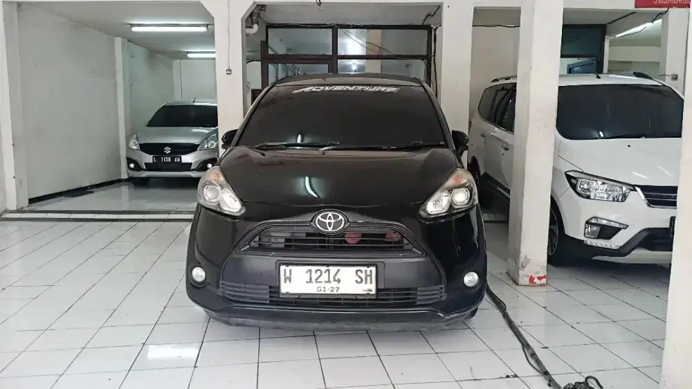 Toyota sienta 1.5 v matic 2016