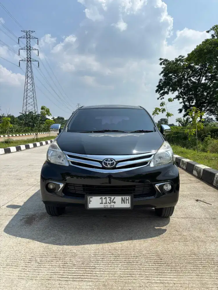 Toyota avanza 1.3 G at matic 2014