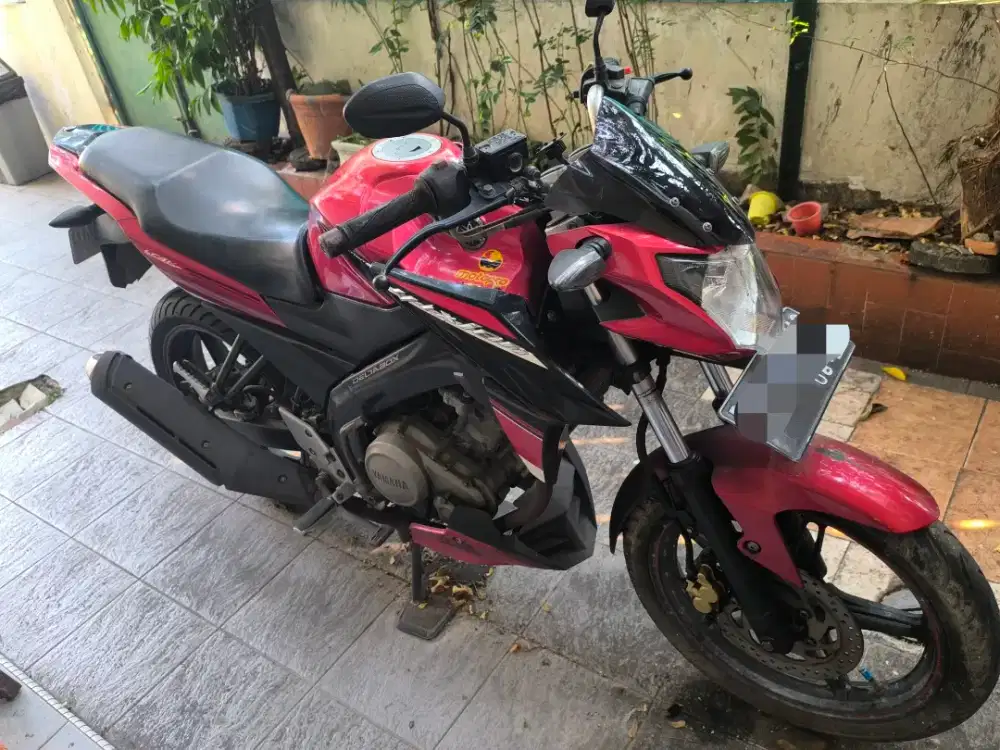Jual motor Yamaha Vixion 2016 kondisi prima, barang simpenan