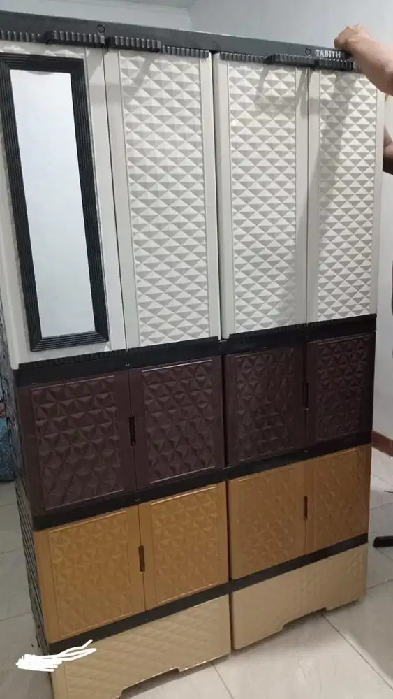 LEMARI 4 SUSUN DENGAN LACI 100x42x165