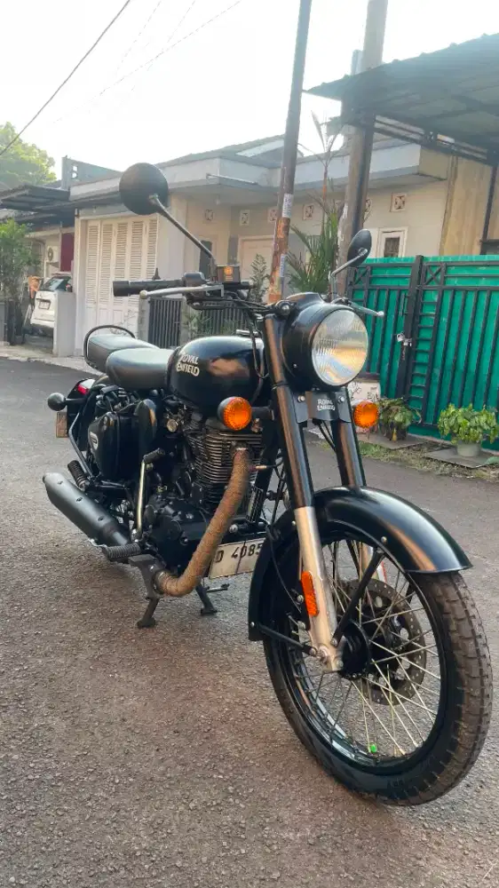 Classic 500 stealth black abs euro 2022