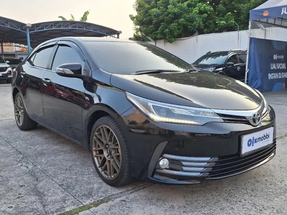 Toyota Corolla Altis 1.8 V Bensin-AT 2017