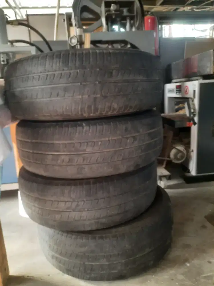 Ban mobil 17 bridgestone