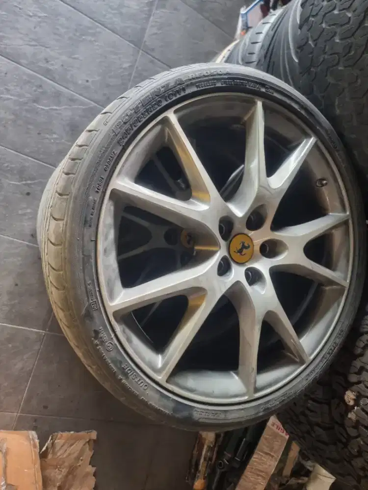 Velg ferrari dan Mclaren
