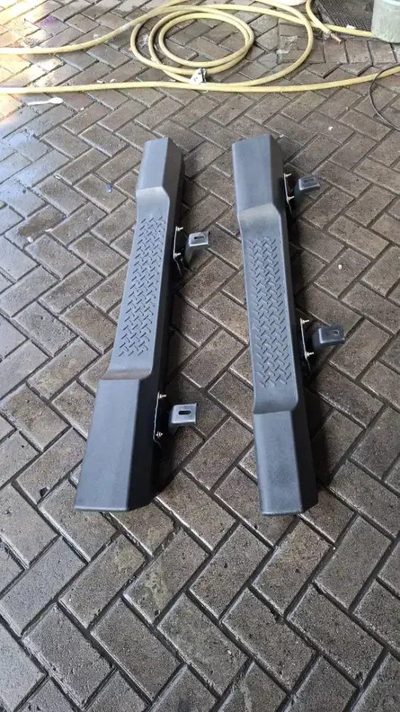 Jual bumper bekas dan ban bekas Jeep toyota
