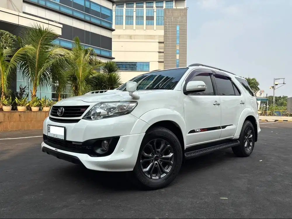Toyota Fortuner TRD VNT 2.5 AT Solar 2014 // Diesel 2015/2013