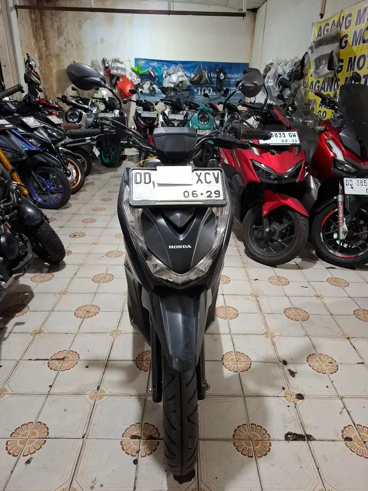 Honda Beat Street 2024 hitam