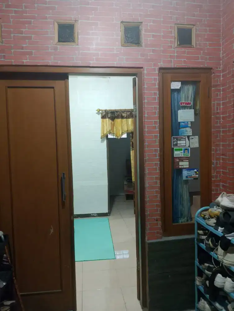 Di Kontrakan Rumah 2 Lantai Pertahun