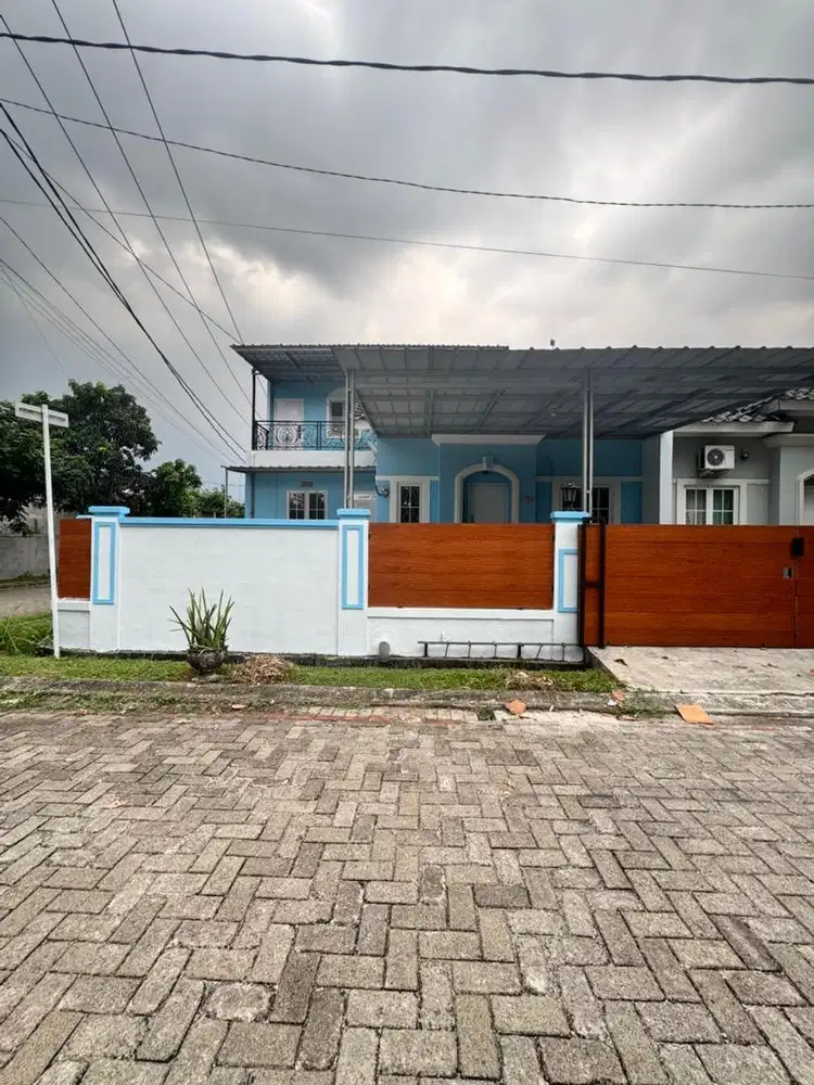 Disewakan rumah baru renove 2 lantai harvest city