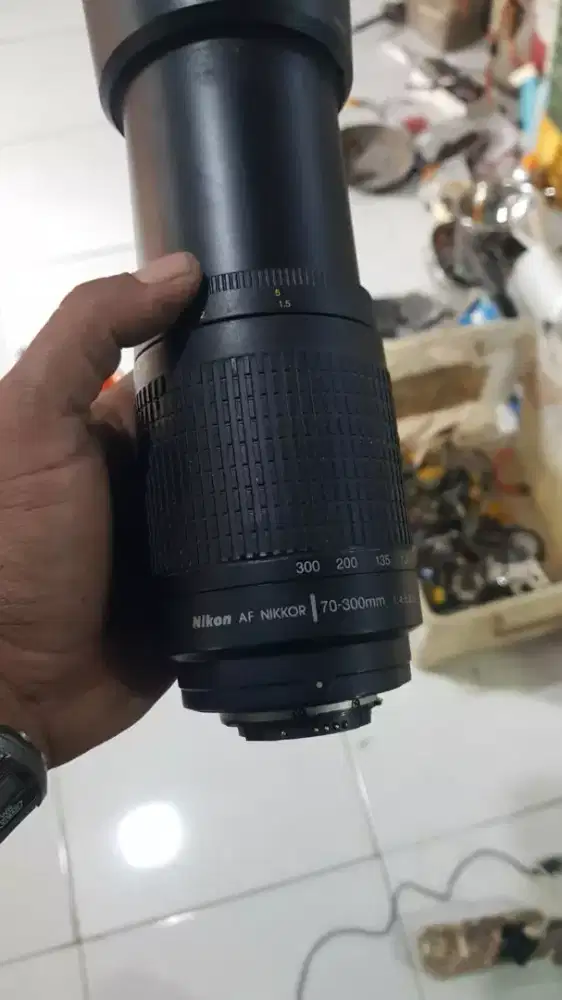 Lensa tele Nikon 70-300 untested