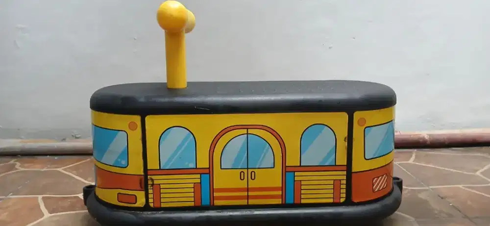 mainan ride-on car (mobil-mobilan tunggang) model bus/trem