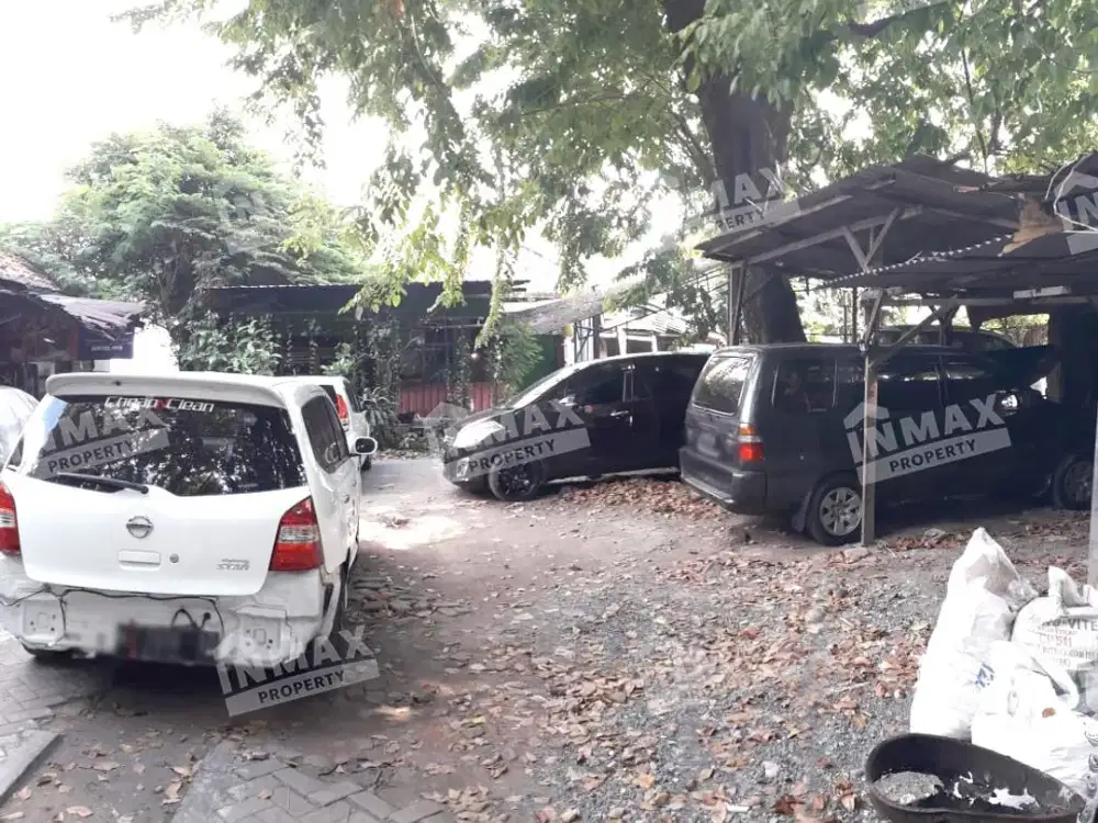 Rumah Hitung Tanah Lokasi Surabaya Pusat Dekat Sekolahan Bisa untuk Usaha