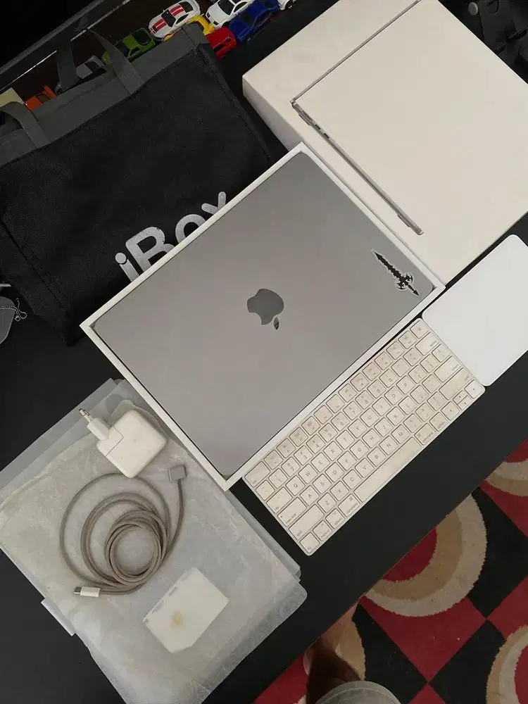Macbook Air M2 13 512/8 8C CPU 10C GPU (ex IBOX)