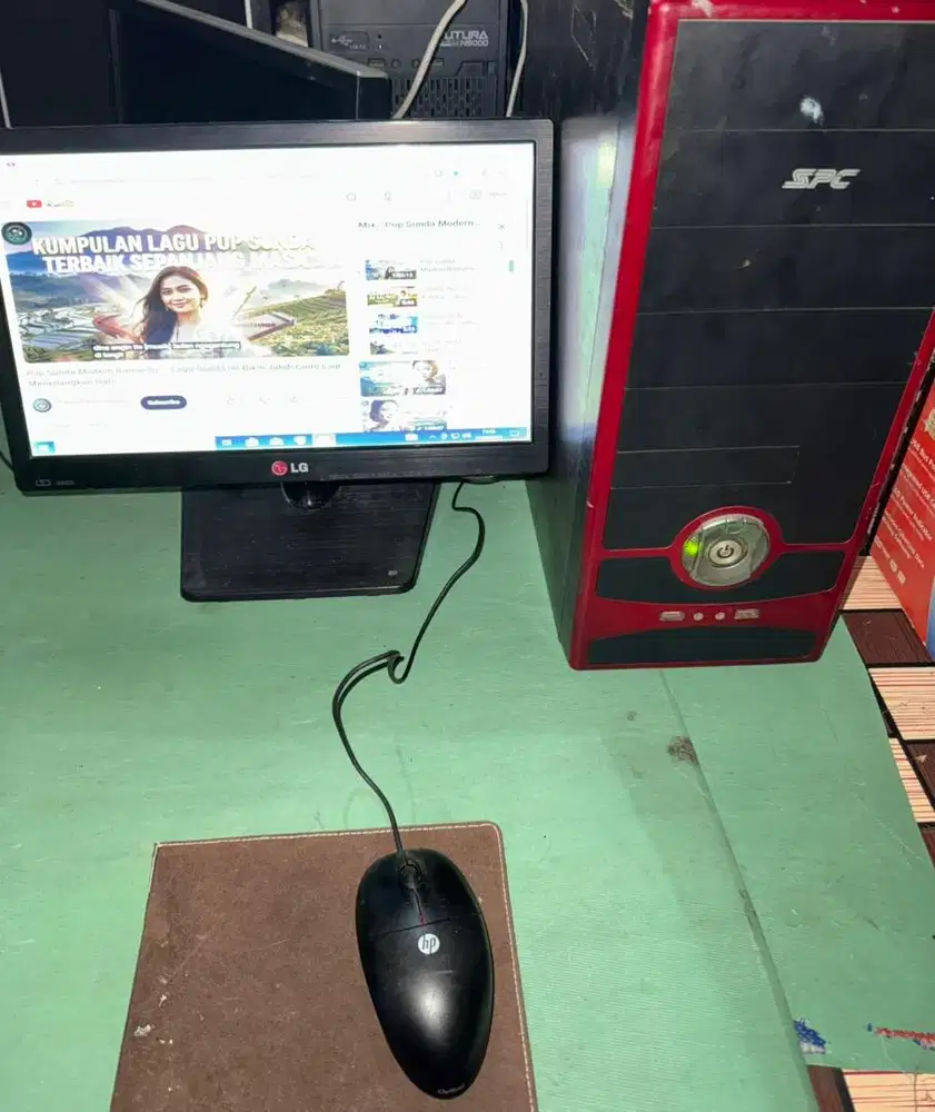 cpu core i3 dan monitor led LG 16 in wide.