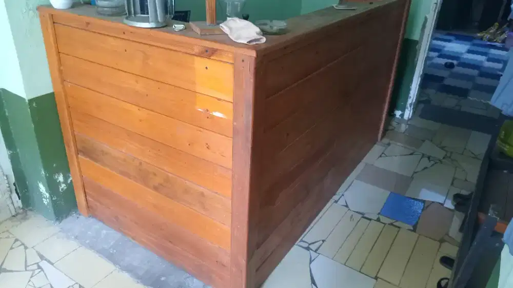 Meja bar dr kayu letter L