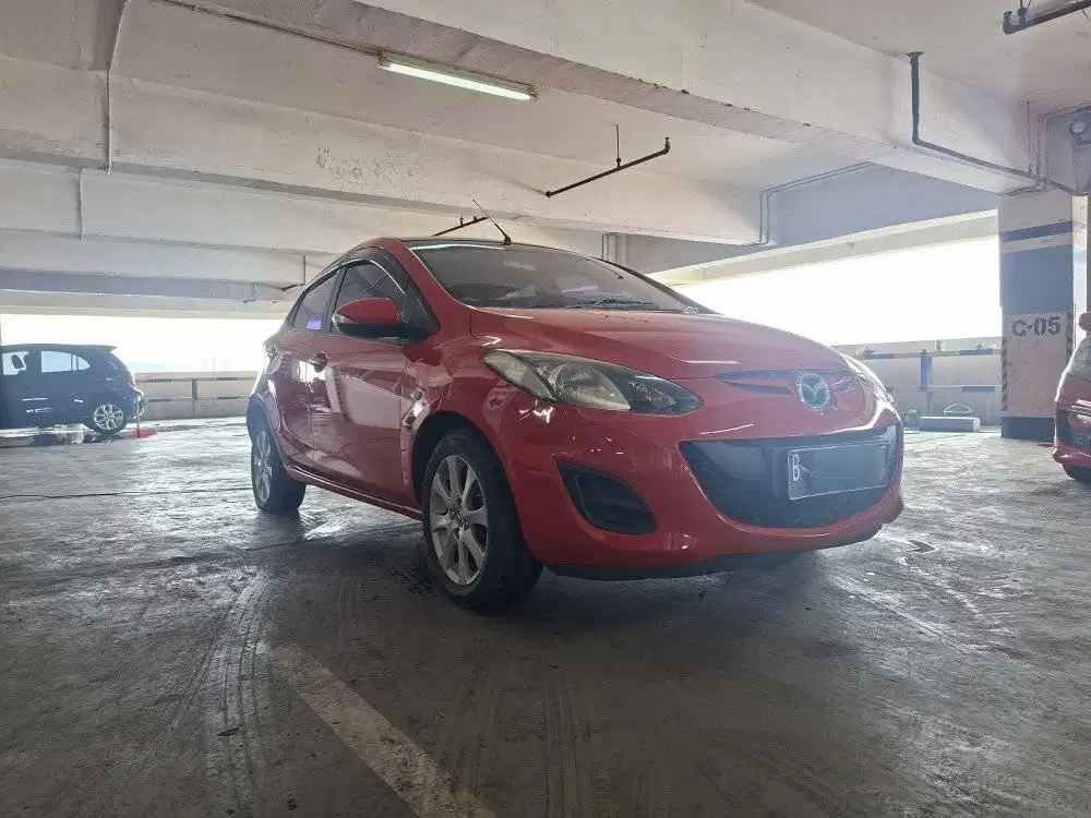 MAZDA 2 1.5 HB S AT MATIC 2011 MERAH SIAP JALAN !!