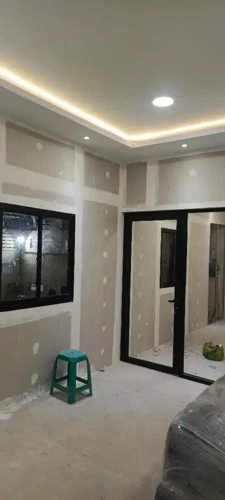 Partisi gypsum dan pintu kaca