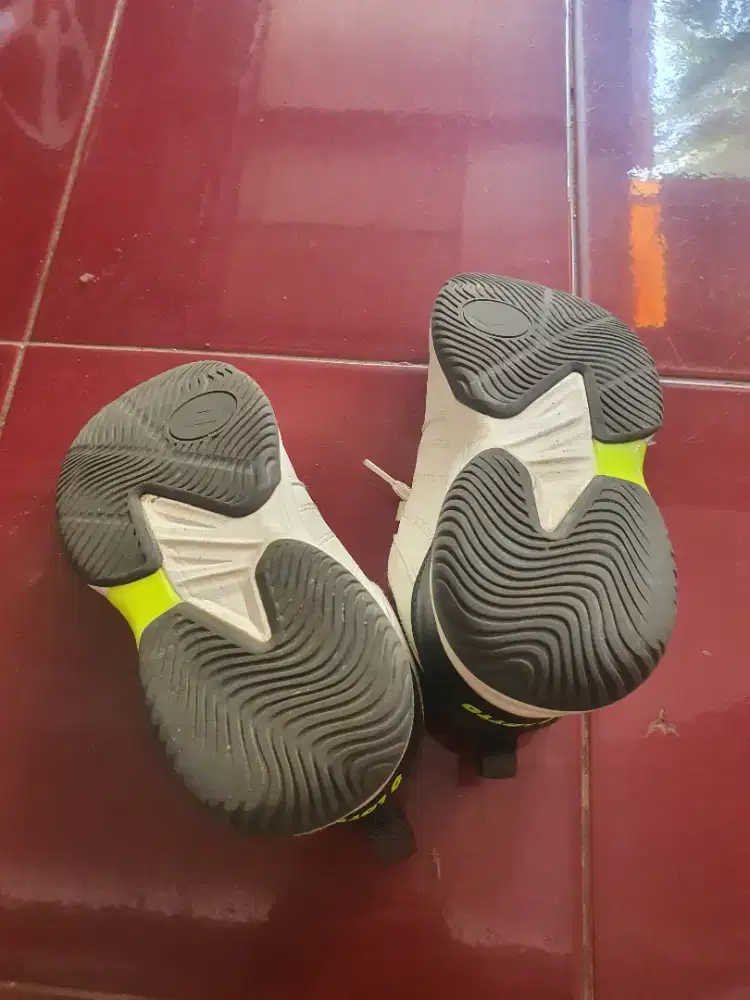 Sepatu Anak Lotto