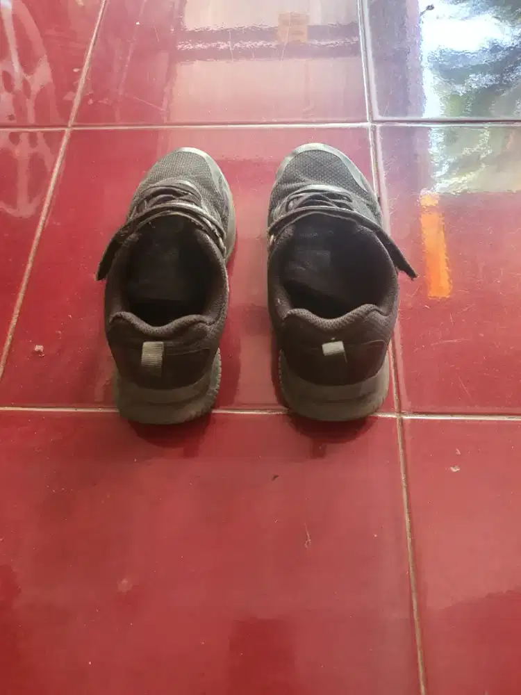 Sepatu Anak Diadora
