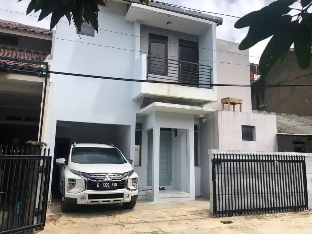 Rumah Dalam Komplek, Bebas Banjir dan Lokasi Sangat Strategis