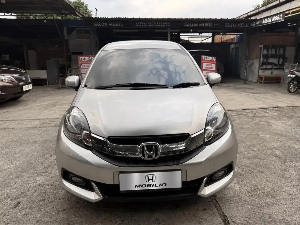 Mobilio AT 2015 Silver (PAJAK BARU)