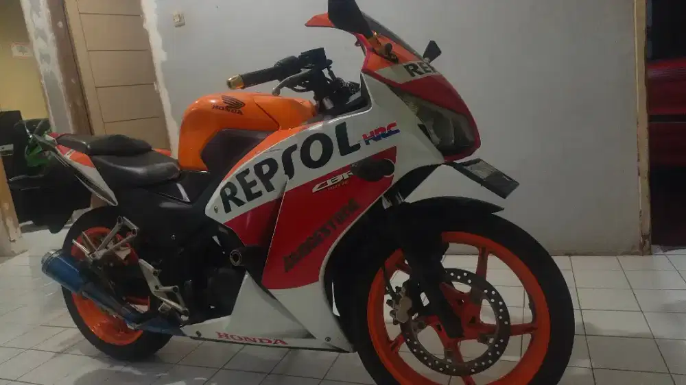 Dijual CBR 150 R 2015 Repsol (Tipe Tertinggi) kesayangan