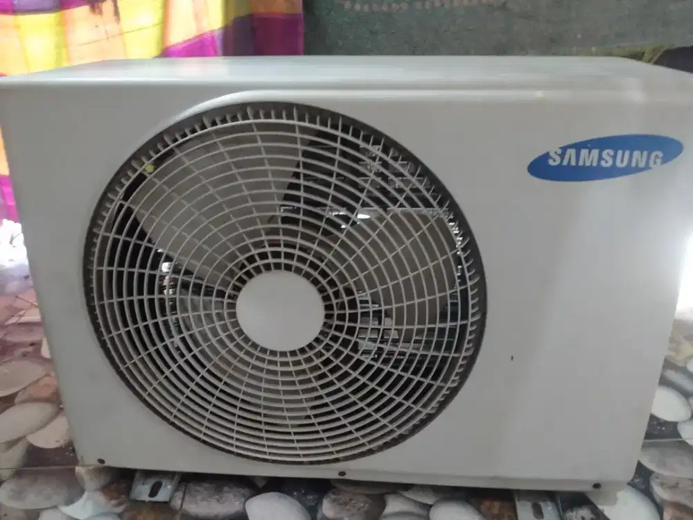 Outdoor AC 1 PK merk SAMSUNG masih original belum servisan normal