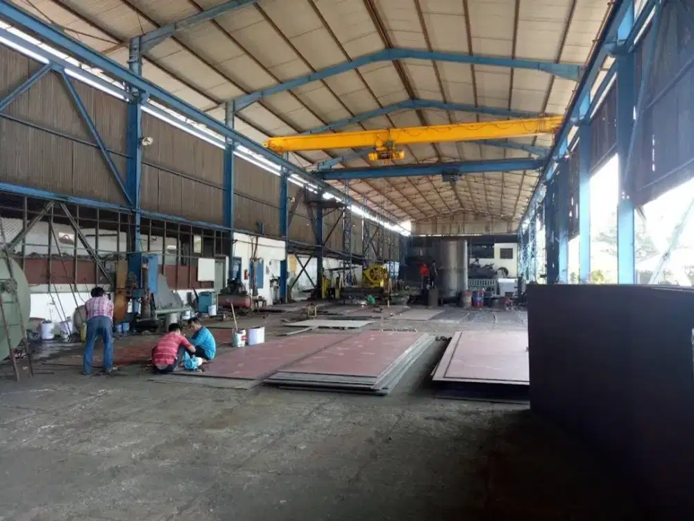 Gudang Eks Workshop Area Raya Waru Gedangan Strategis