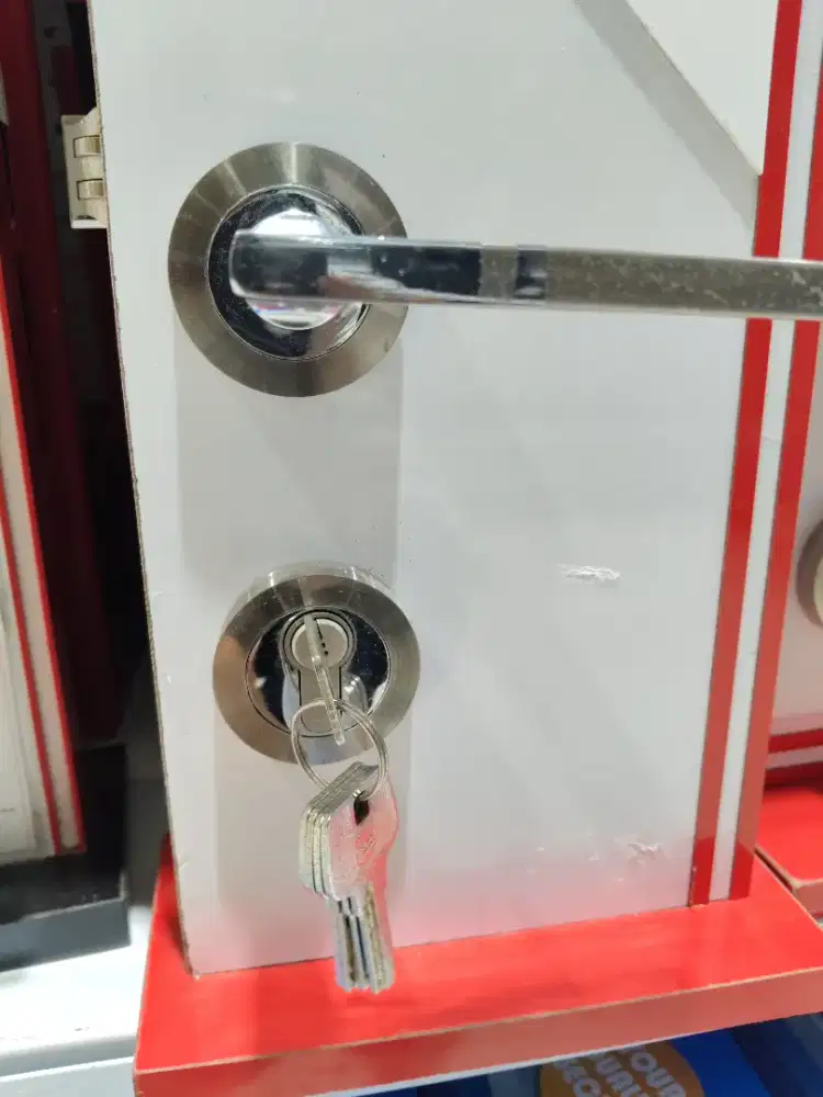 Handle pintu  satu sett langsung pasang