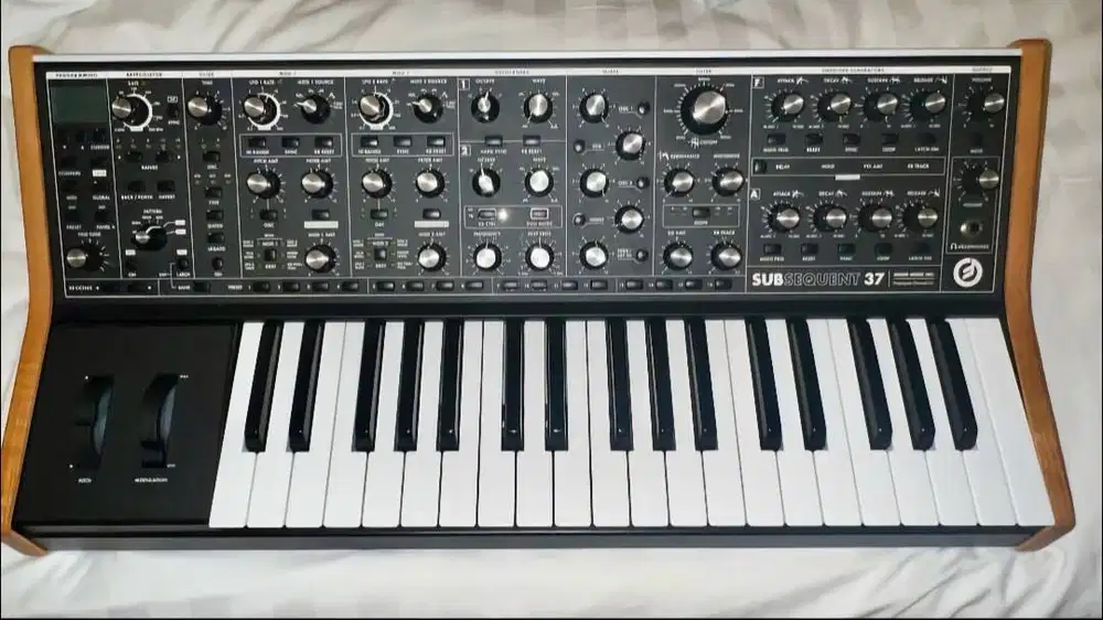 Moog Subsequent 37