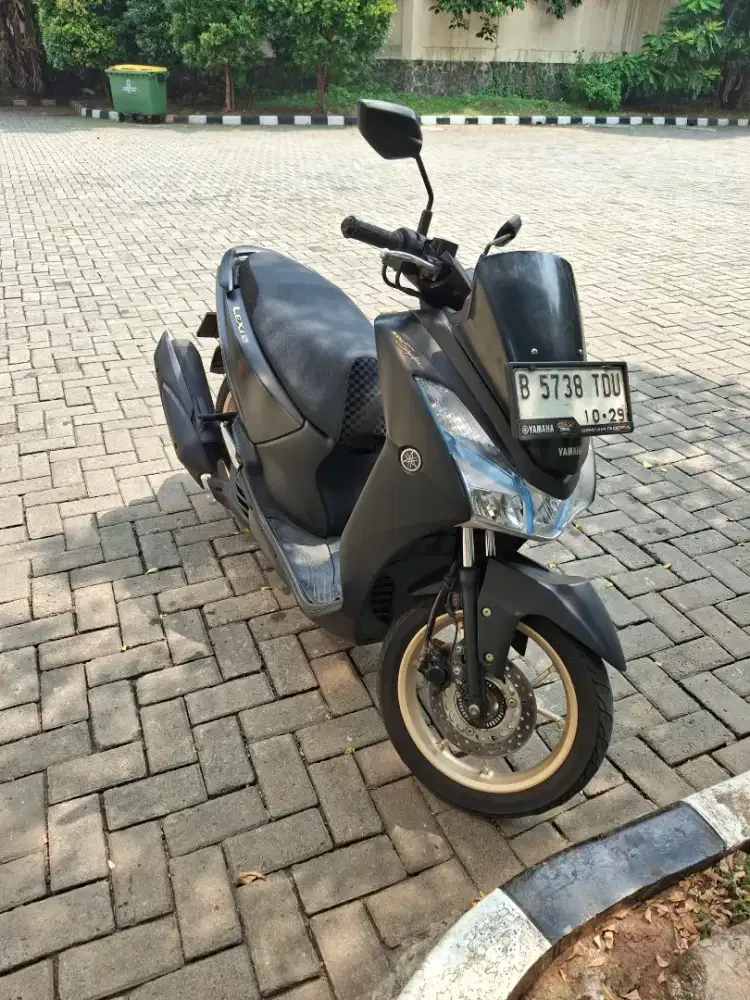 Yamaha lexi 125 type S maxi signature keyless