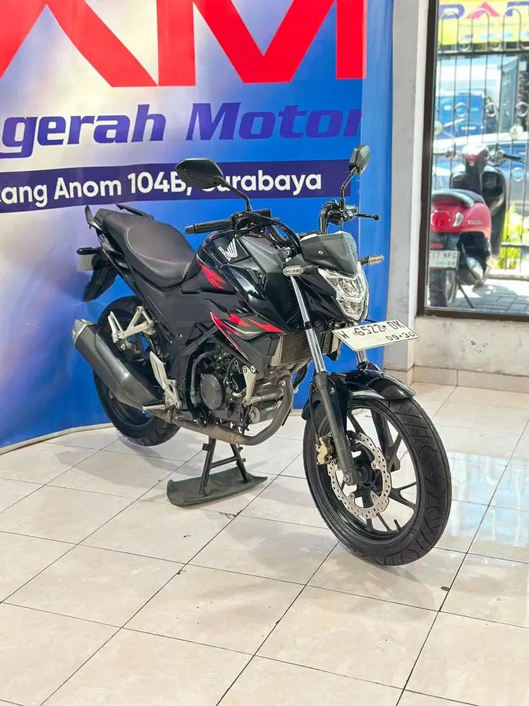 Low KM Honda CB 150 R Streerfire