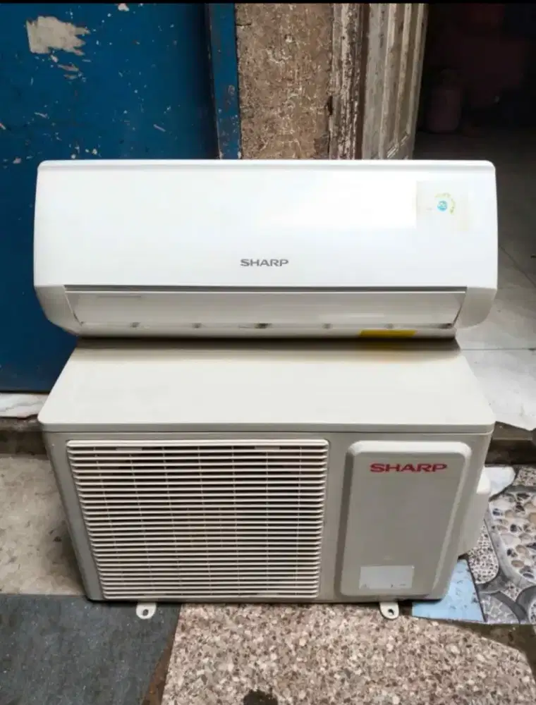 AC 1/2 pk low Watt R 32 merk Sharp 350 W