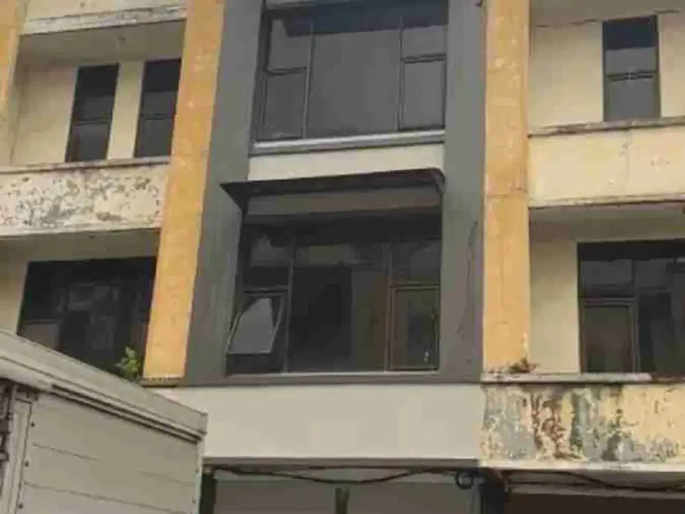 Ruko 3 lantai Mutiara Dupak Lokasi bagus dekat akses tol