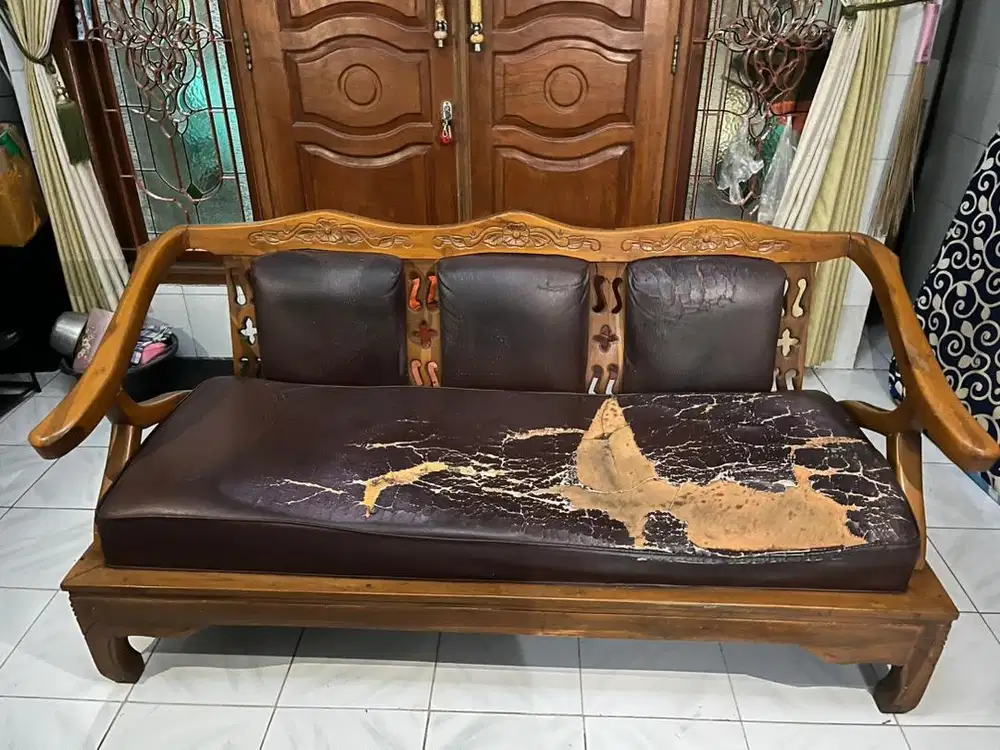 Meja dan Kursi 1 set