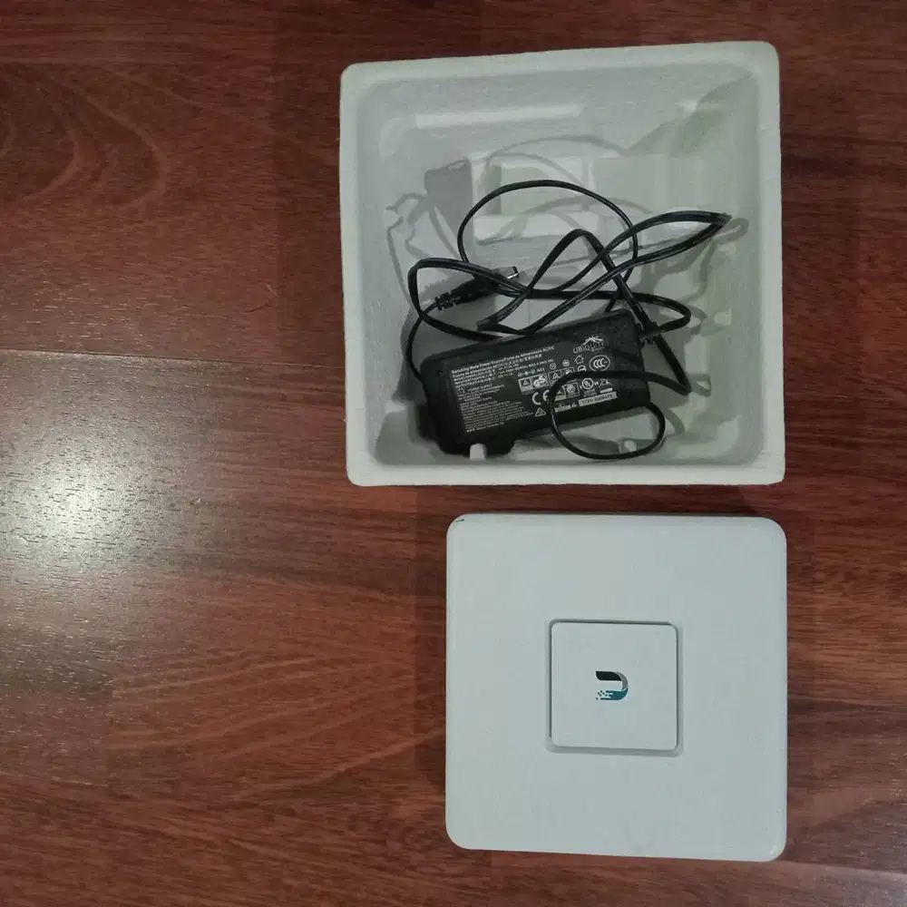 Security Gateway Ubiquiti Unifi USG (Second/Bekas, Kondisi Baik)