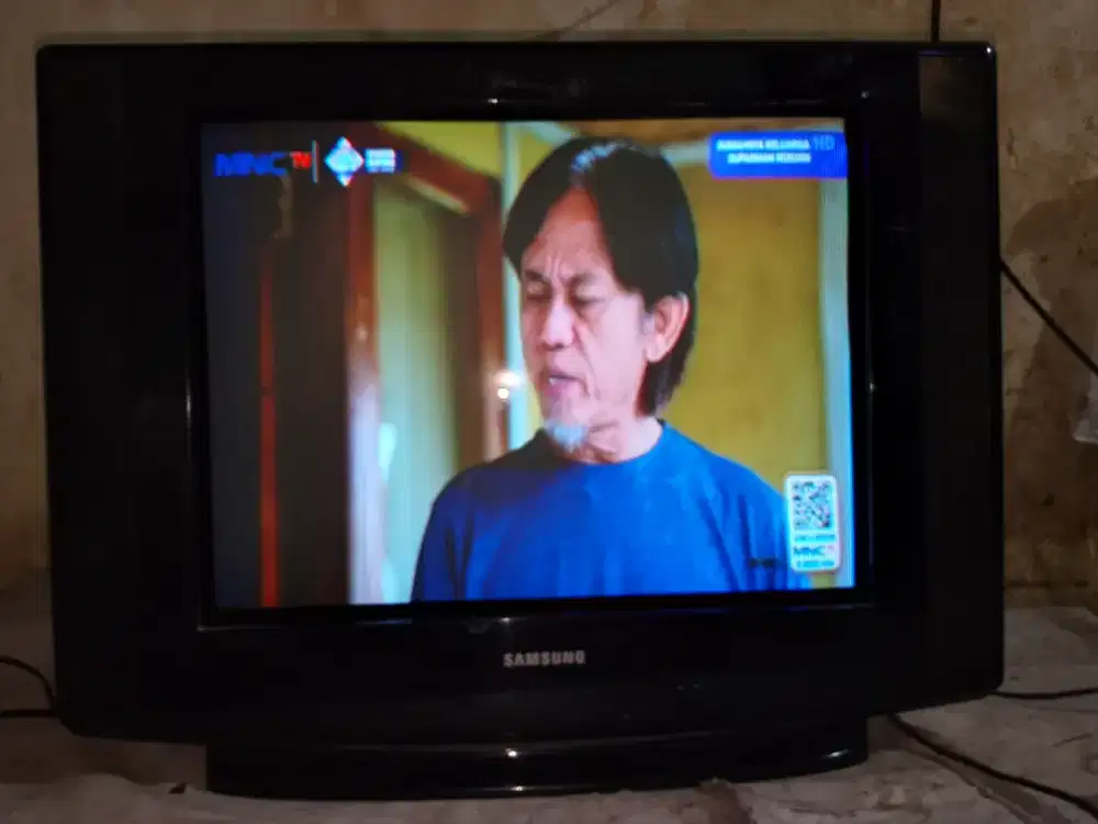 TV SAMSUNG slim 21 inch