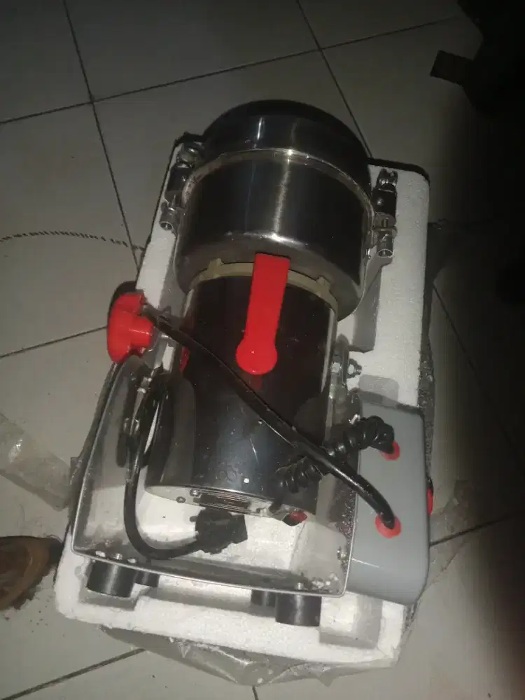Penggiling tepung (beras,kacang2)
